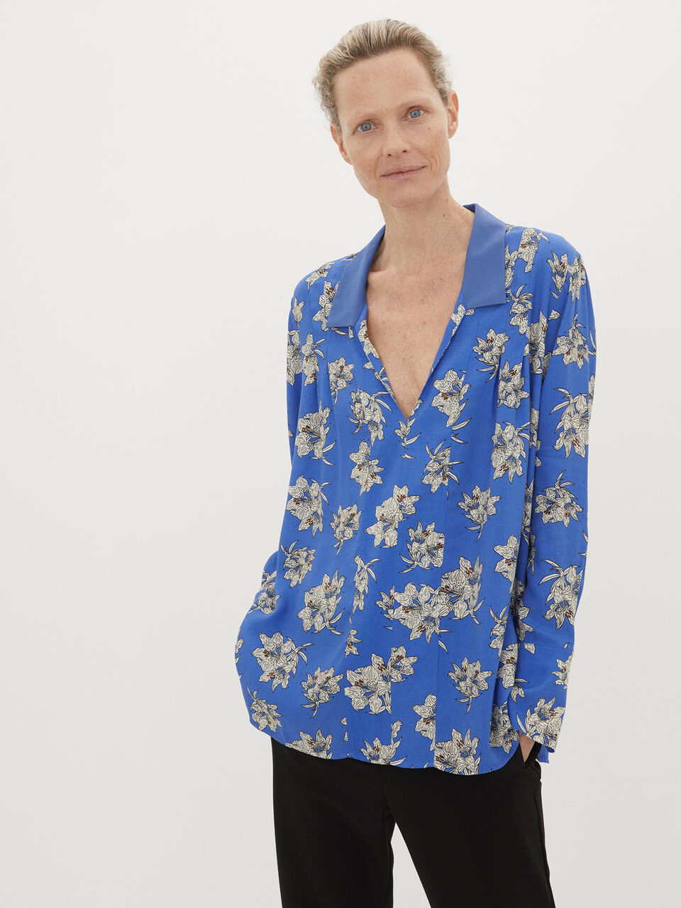 Crepe blouse Crepe blouse