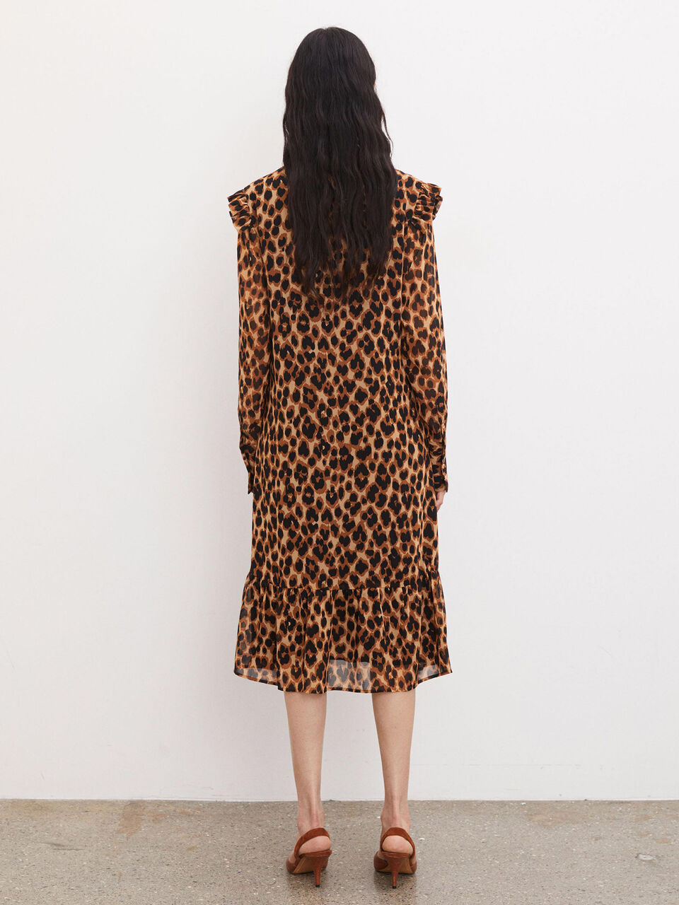 Zillow midi dress Zillow midi dress