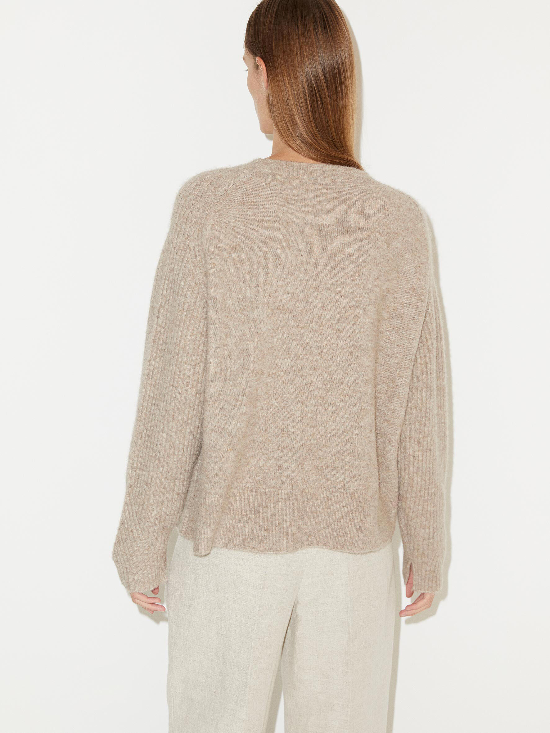 Ana sweater shop