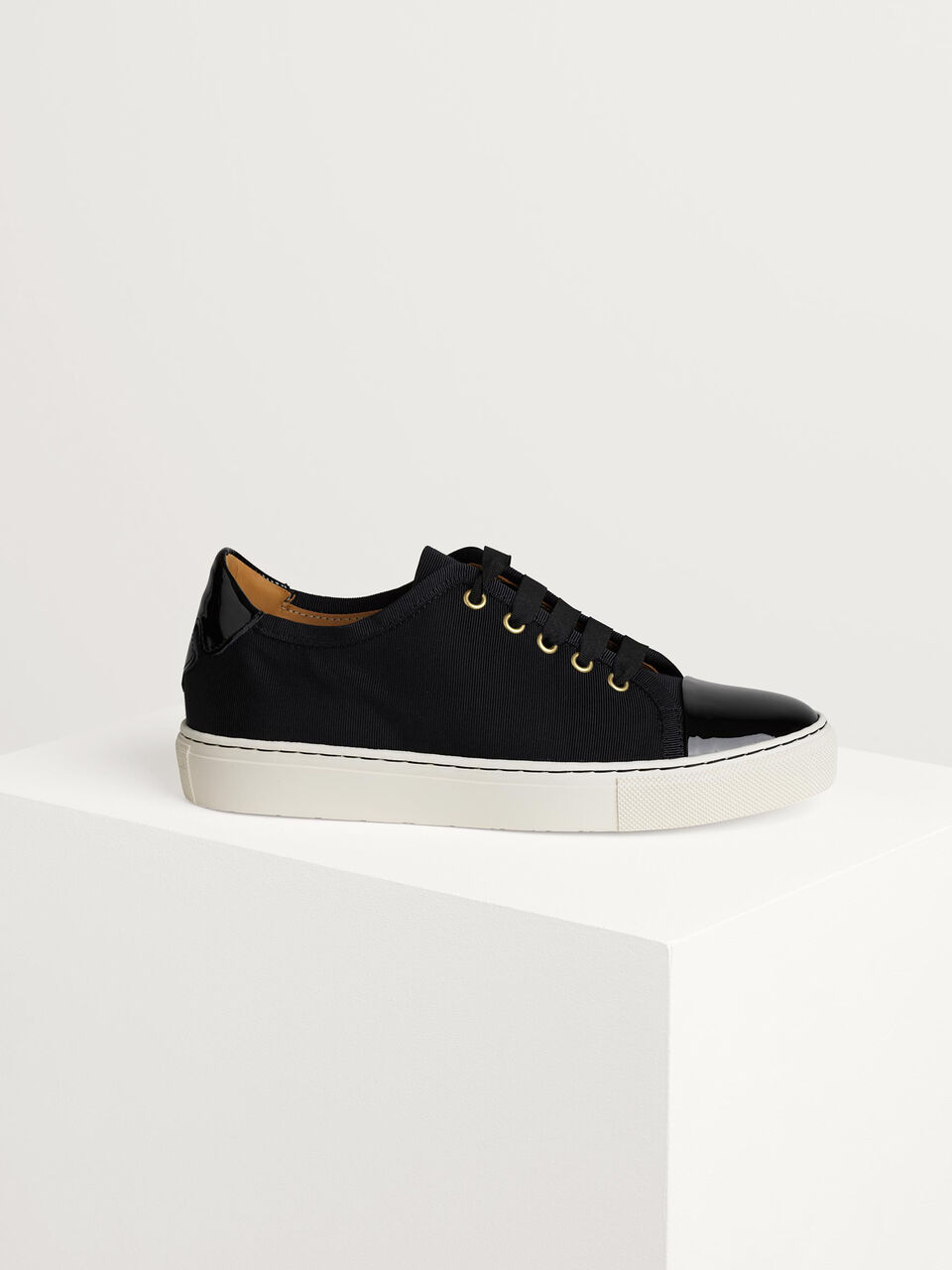 Slick sneakers Slick sneakers