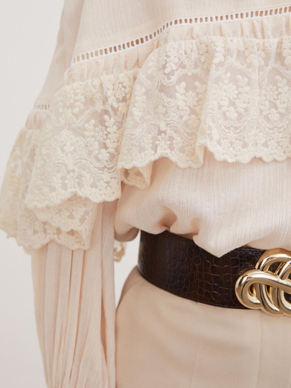 Romanon lace ruffle shirt Romanon lace ruffle shirt