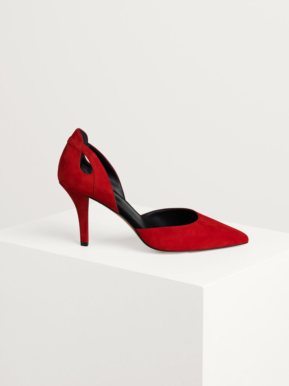 May 85 detail pumps May 85 detail pumps
