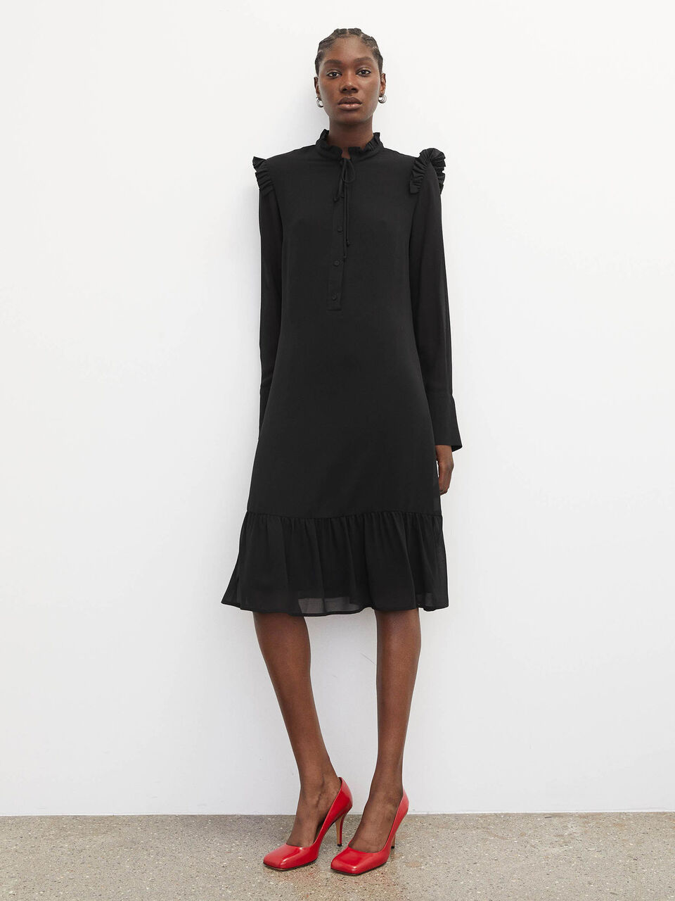 Zillow ruffle dress Zillow ruffle dress