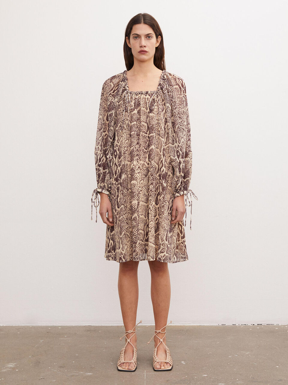 Ellettria puff-sleeved dress Ellettria puff-sleeved dress