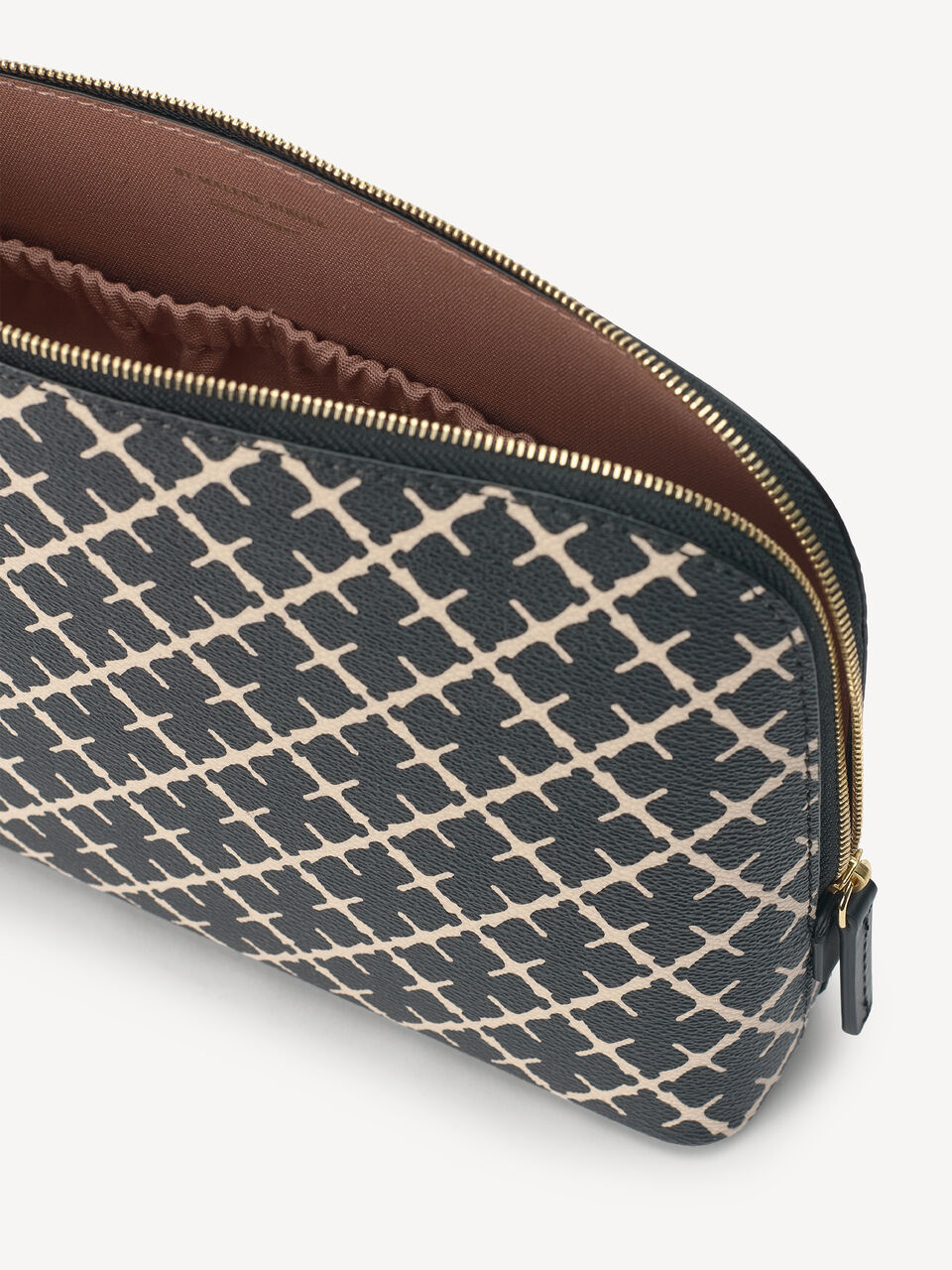 Bae medium cosmetics case Bae medium cosmetics case
