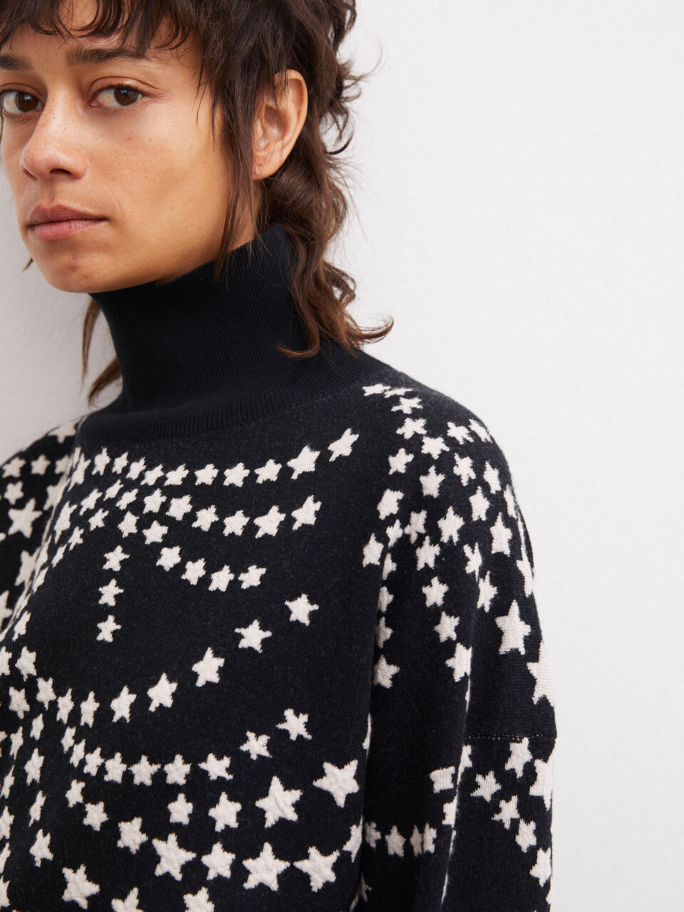 Beesia open back sweater Beesia open back sweater