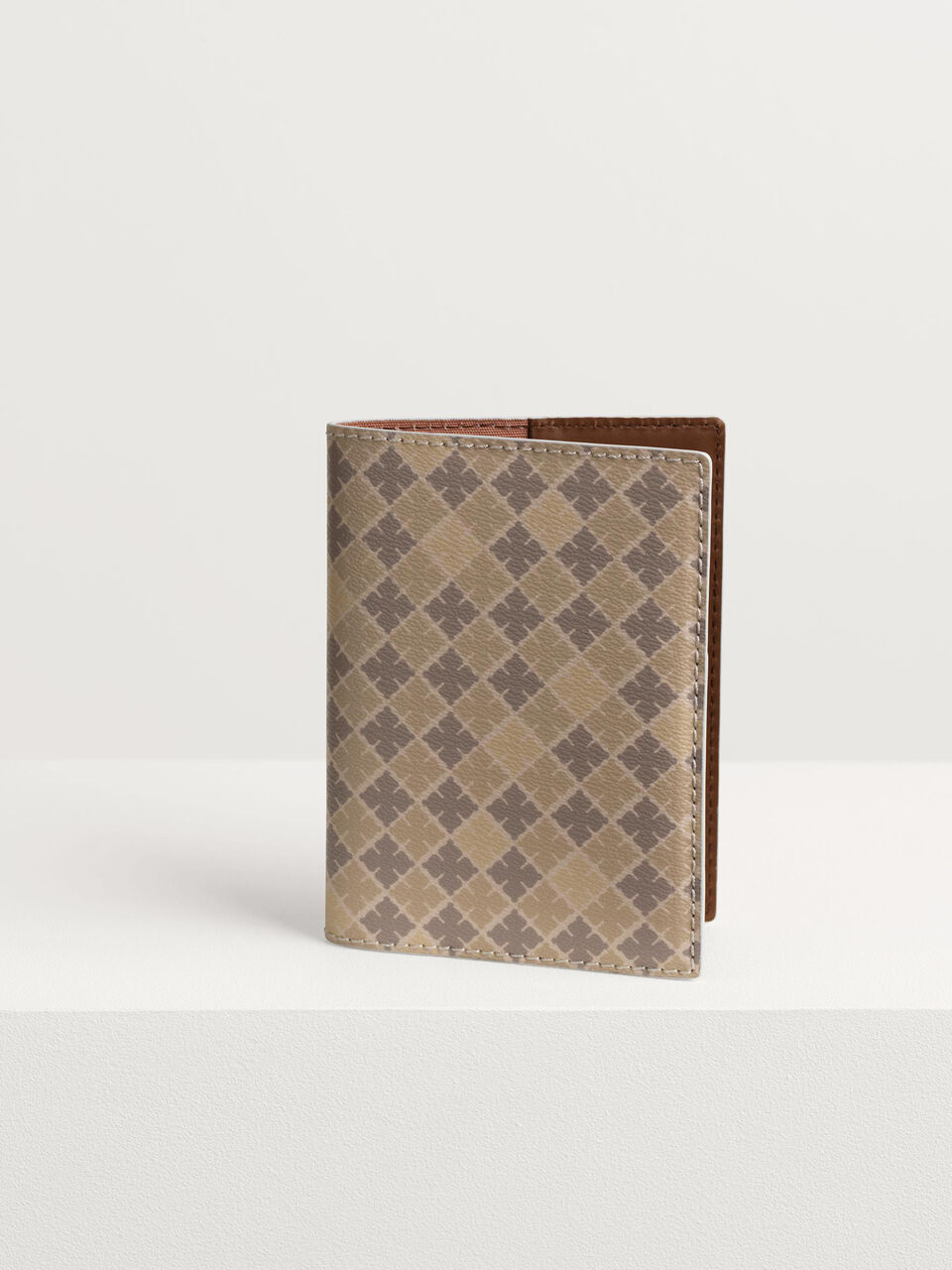 Ivy passport holder Ivy passport holder