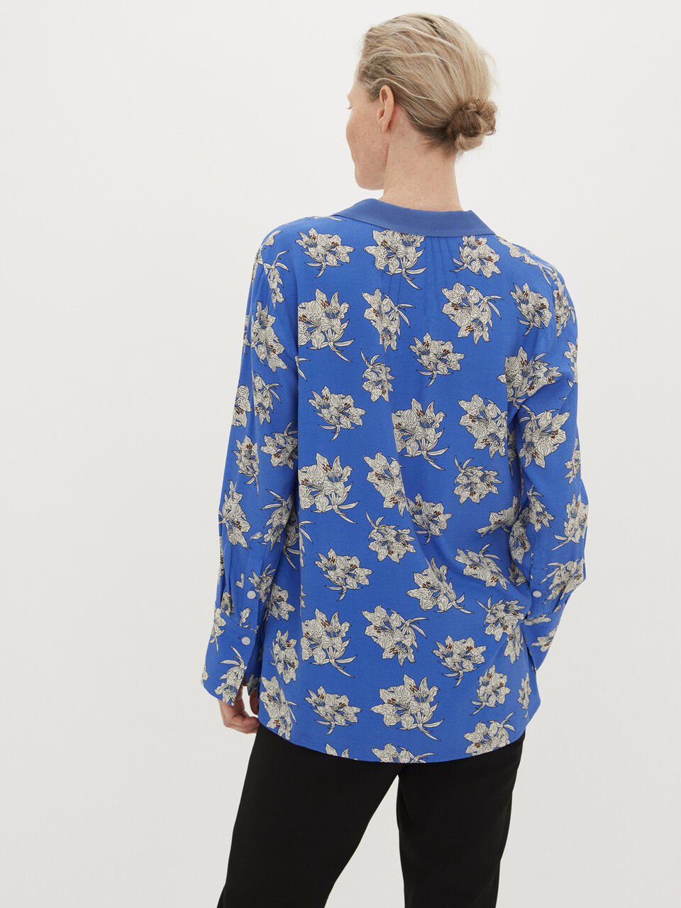 Crepe blouse Crepe blouse