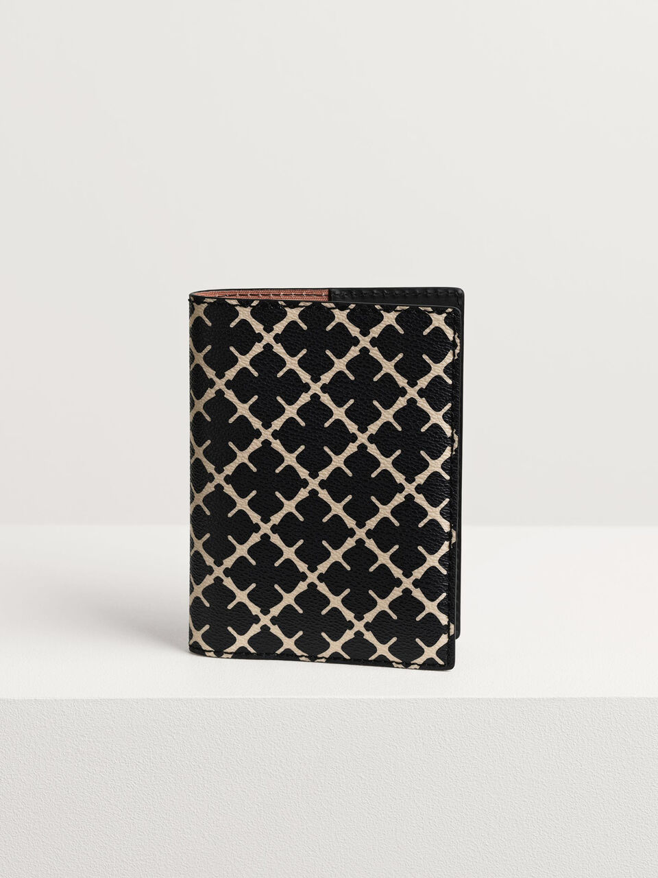Ivy passport holder Ivy passport holder