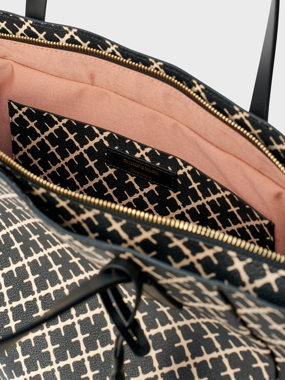 Nivo printed shoulder bag Nivo printed shoulder bag
