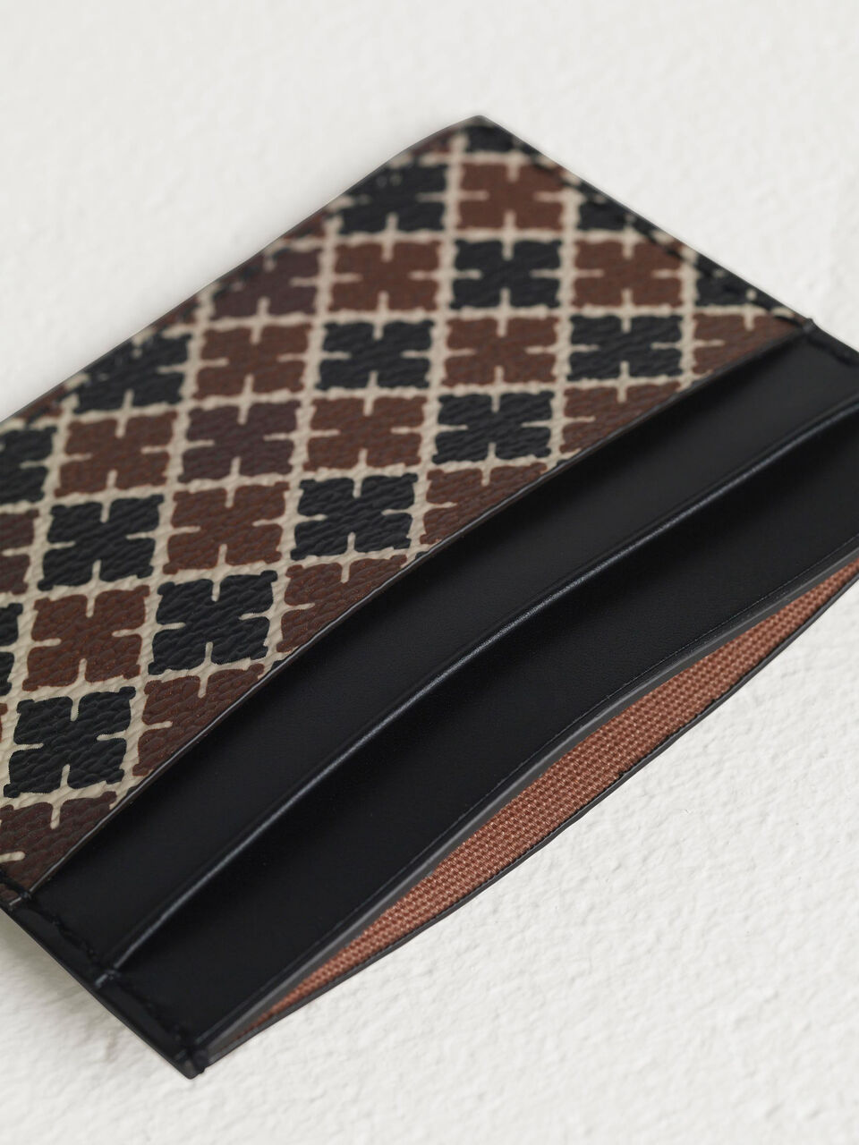 Elia cardholder Elia cardholder
