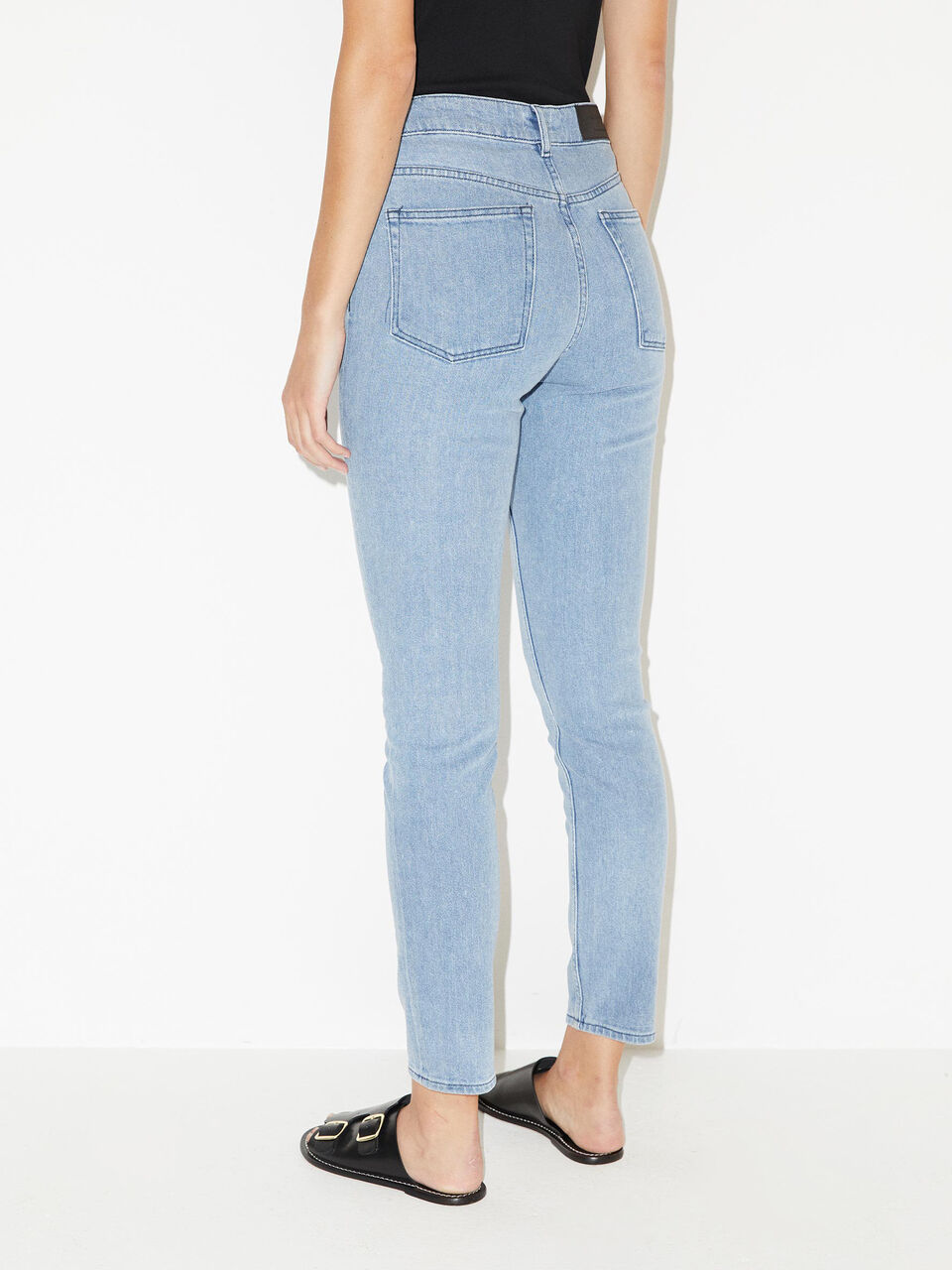 Elin Jeans. Elin Jeans.
