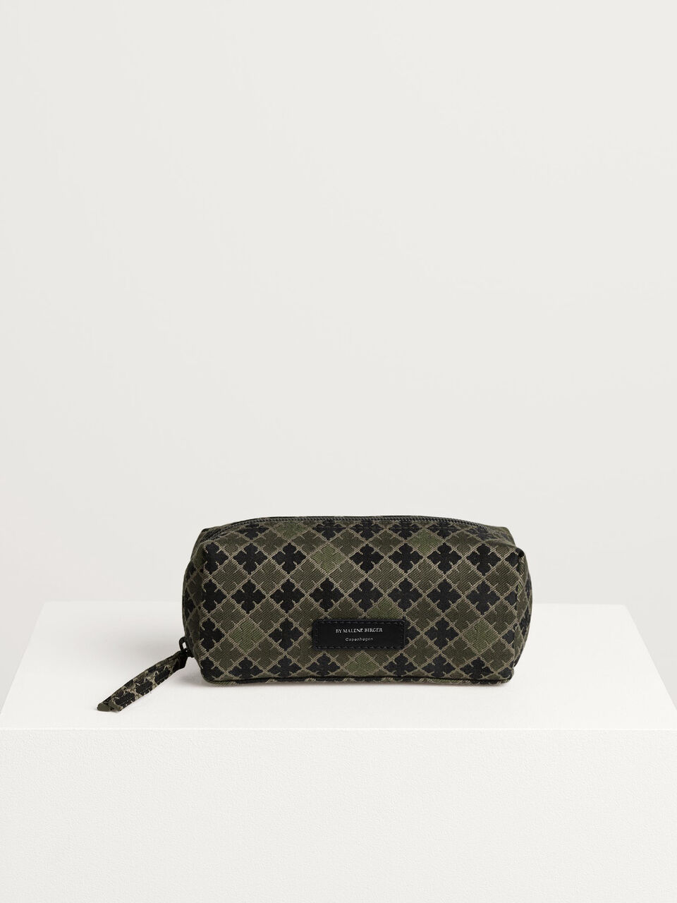 Stuffed cosmetics case Stuffed cosmetics case