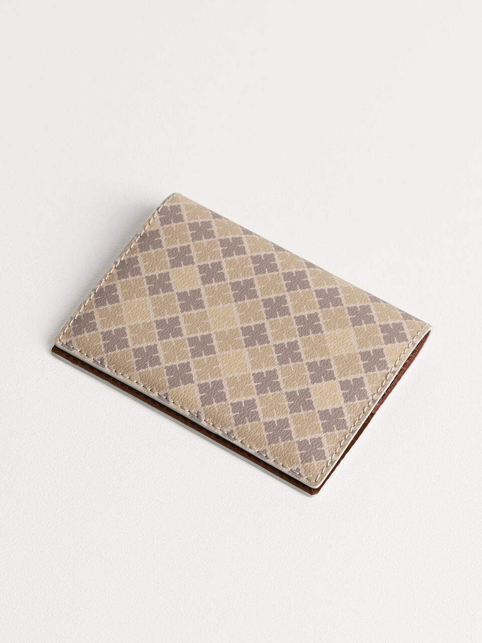 Ivy passport holder Ivy passport holder