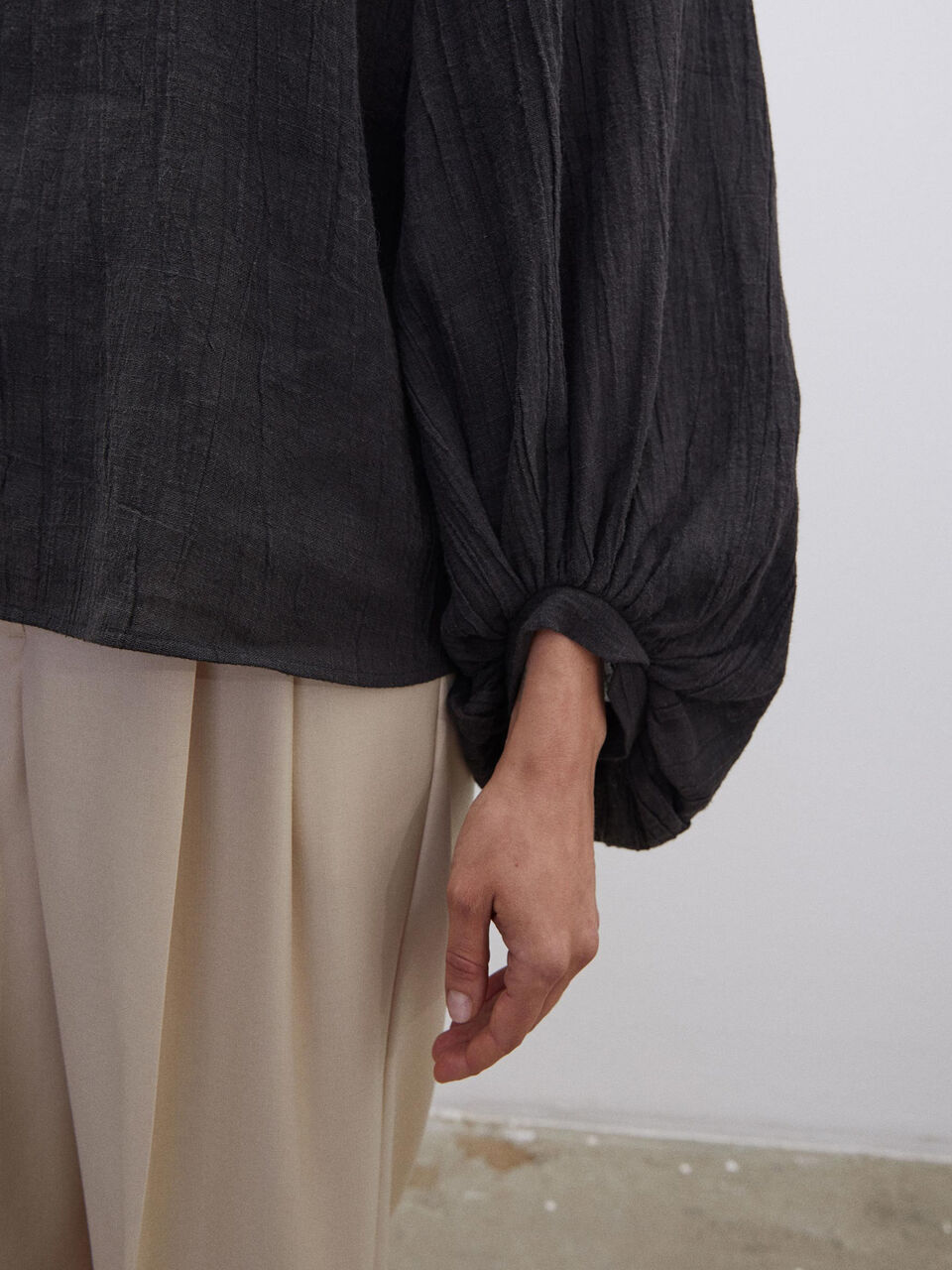 Dausi balloon-sleeved top Dausi balloon-sleeved top