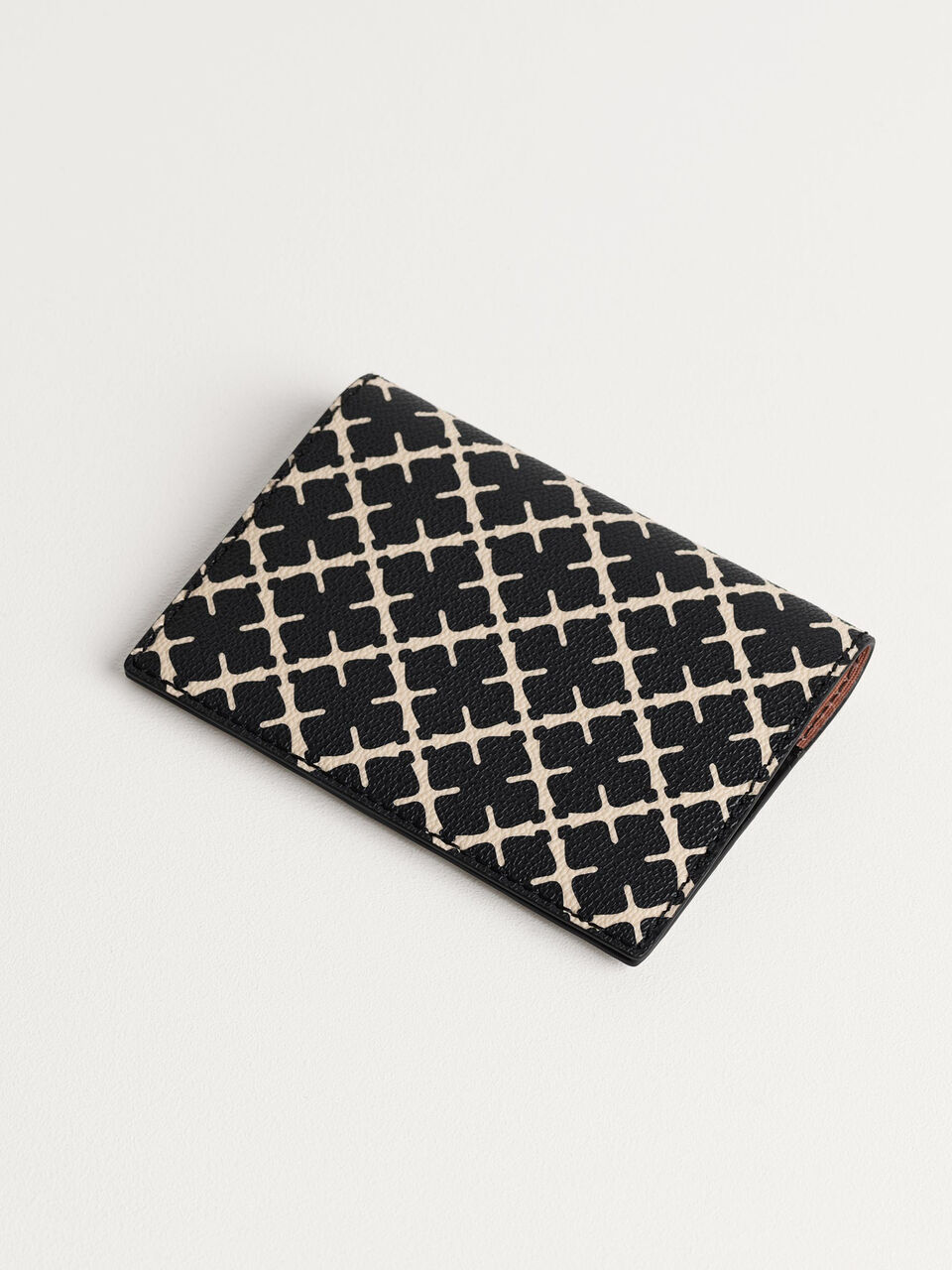 Ivy passport holder Ivy passport holder