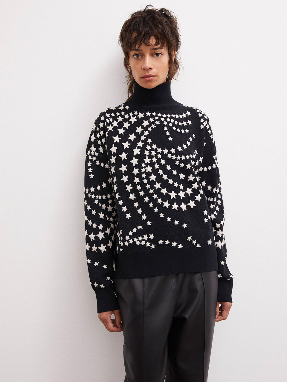 Beesia open back sweater Beesia open back sweater