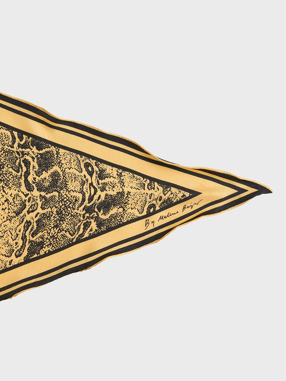 Diamonda silk scarf Diamonda silk scarf