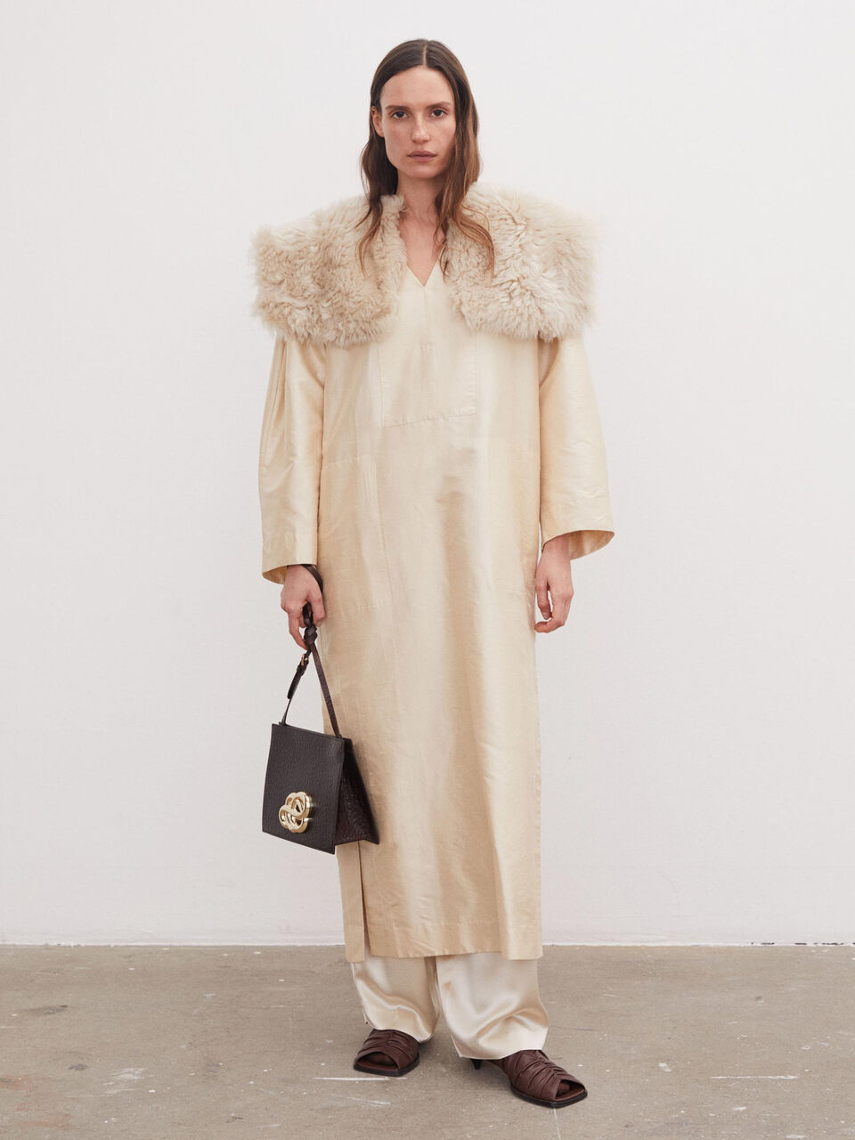 Robe col en V en soie Rossely Robe col en V en soie Rossely