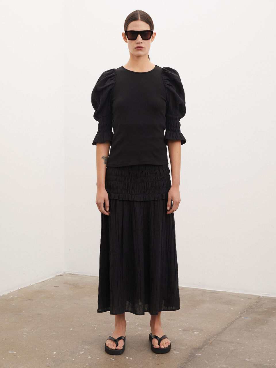 Decondon puff-sleeved top Decondon puff-sleeved top