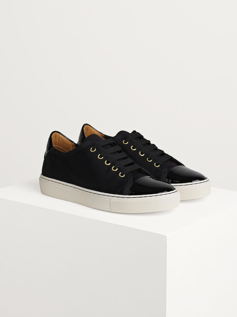 Slick sneakers Slick sneakers