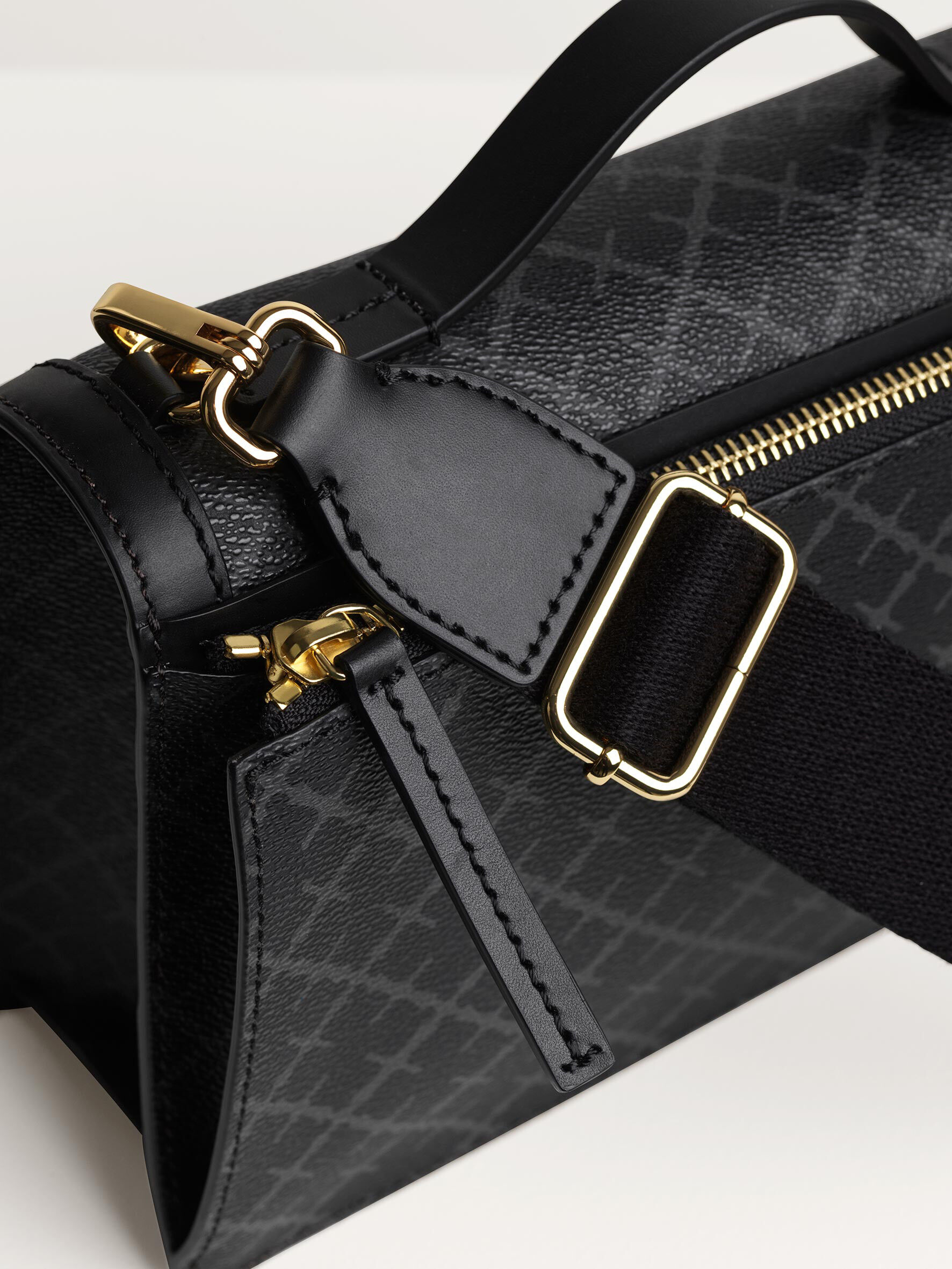 Loenna bag K p Signature Flower collection online