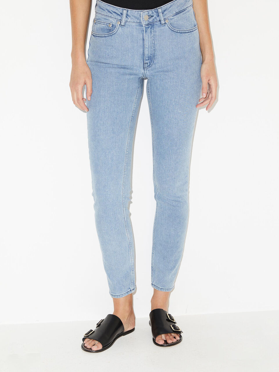 Elin Jeans. Elin Jeans.