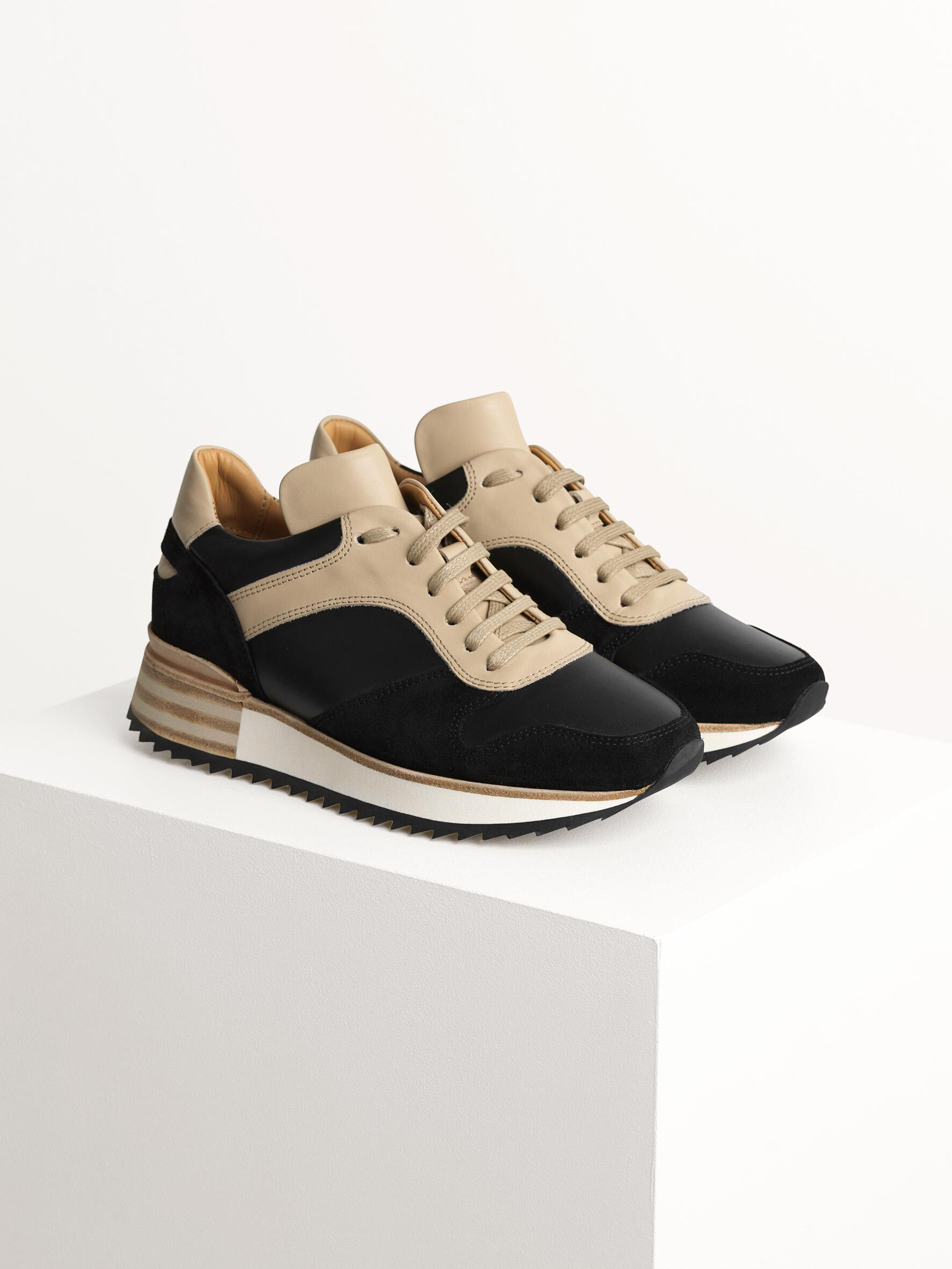 sneakers offers online