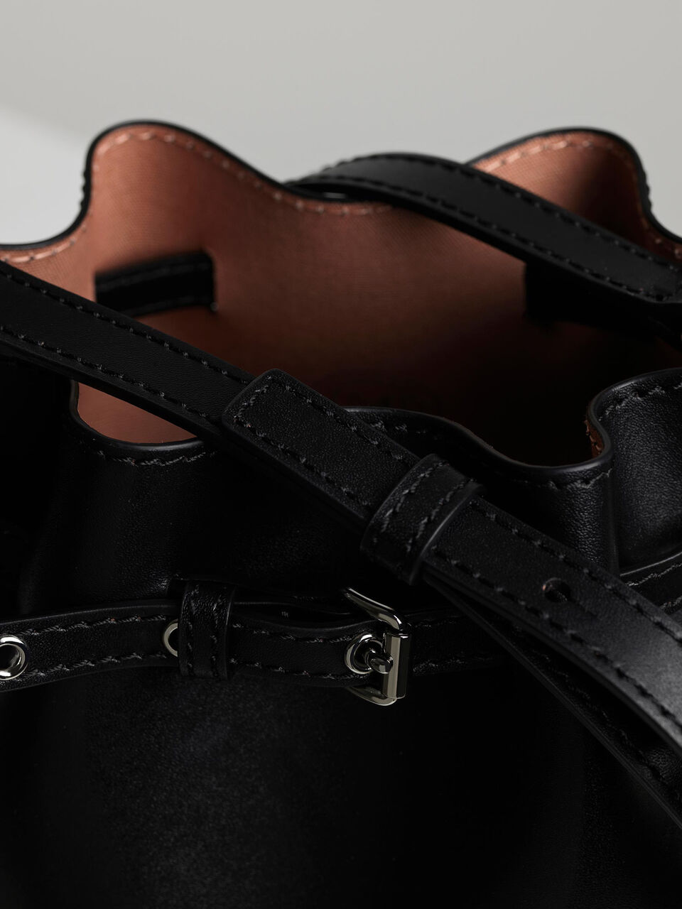 Ema Mini bucket taske Ema Mini bucket taske
