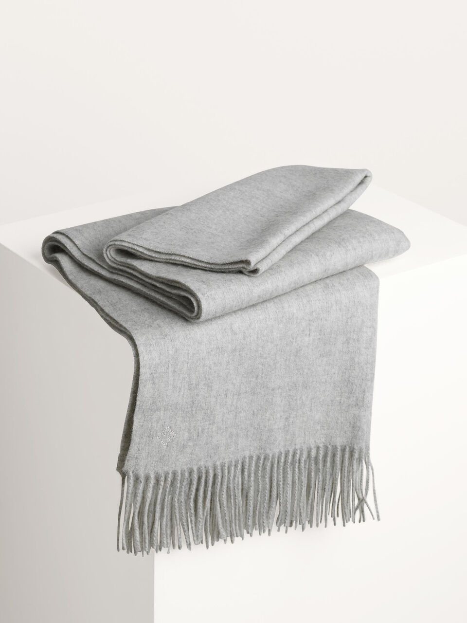 Ementary scarf Ementary scarf