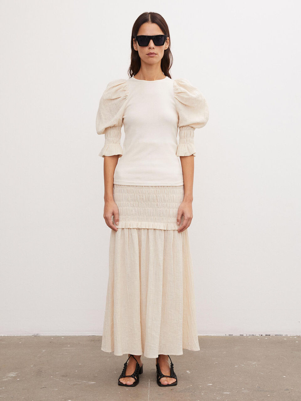 Decondon puff-sleeved top Decondon puff-sleeved top