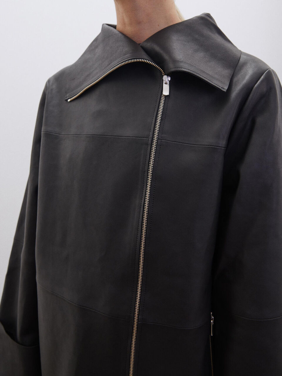 Hollyhi leather jacket Hollyhi leather jacket