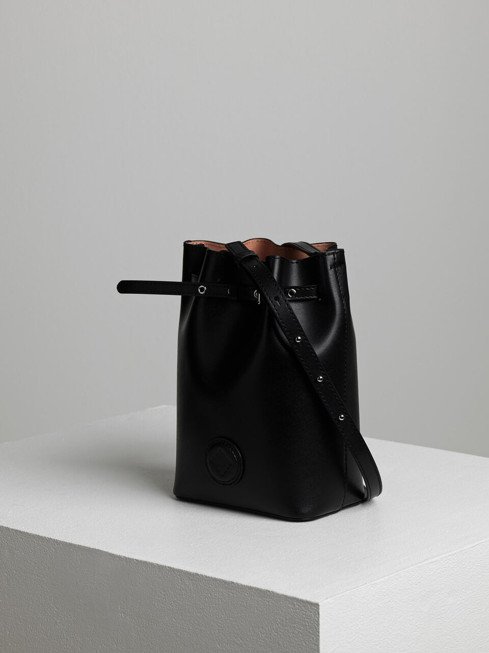 Ema Mini bucket taske Ema Mini bucket taske