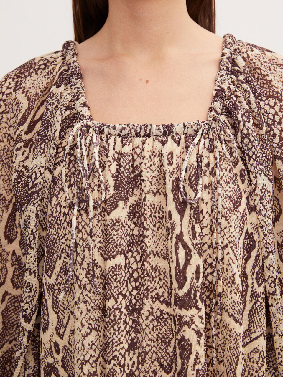 Ellettria puff-sleeved dress Ellettria puff-sleeved dress