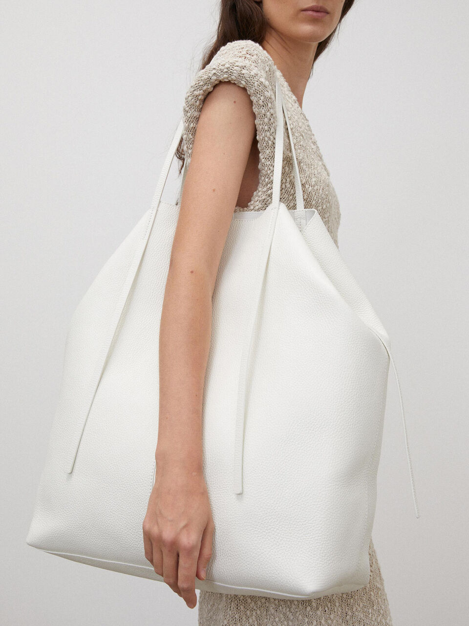 Abillos leather tote Abillos leather tote