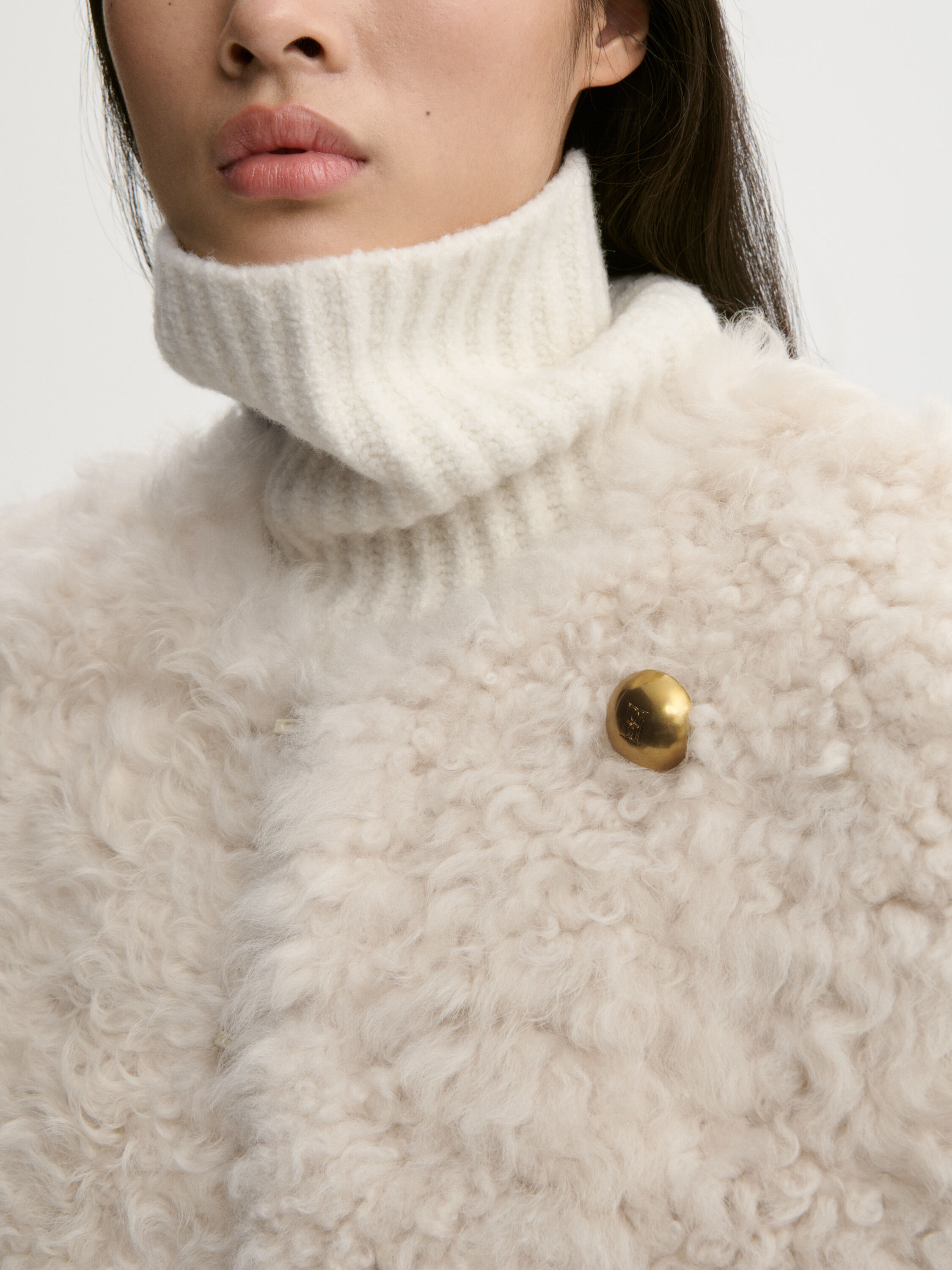 Ola zinc brooch