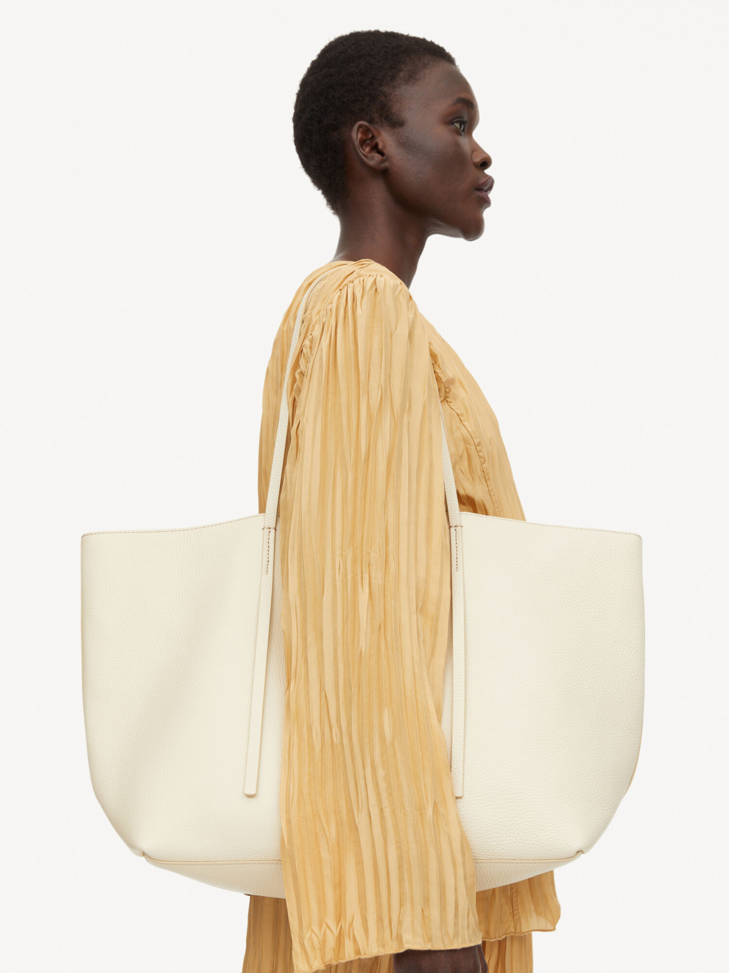 Abilla leather tote Clearance