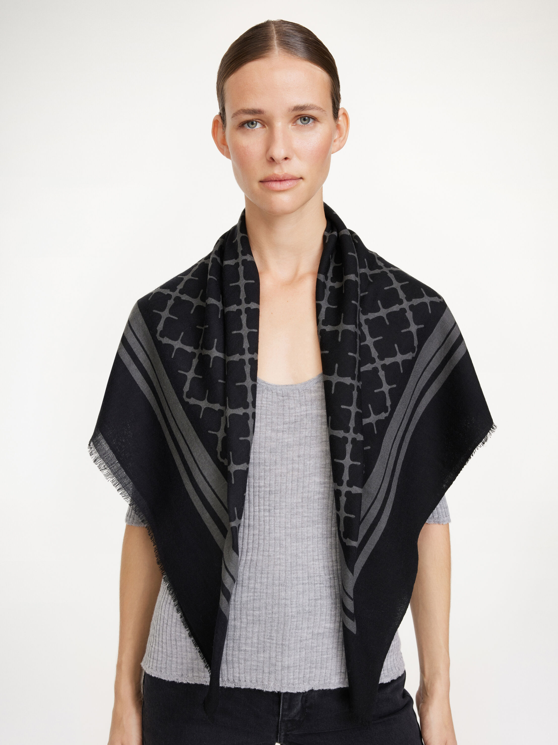 Cornelis wool scarf