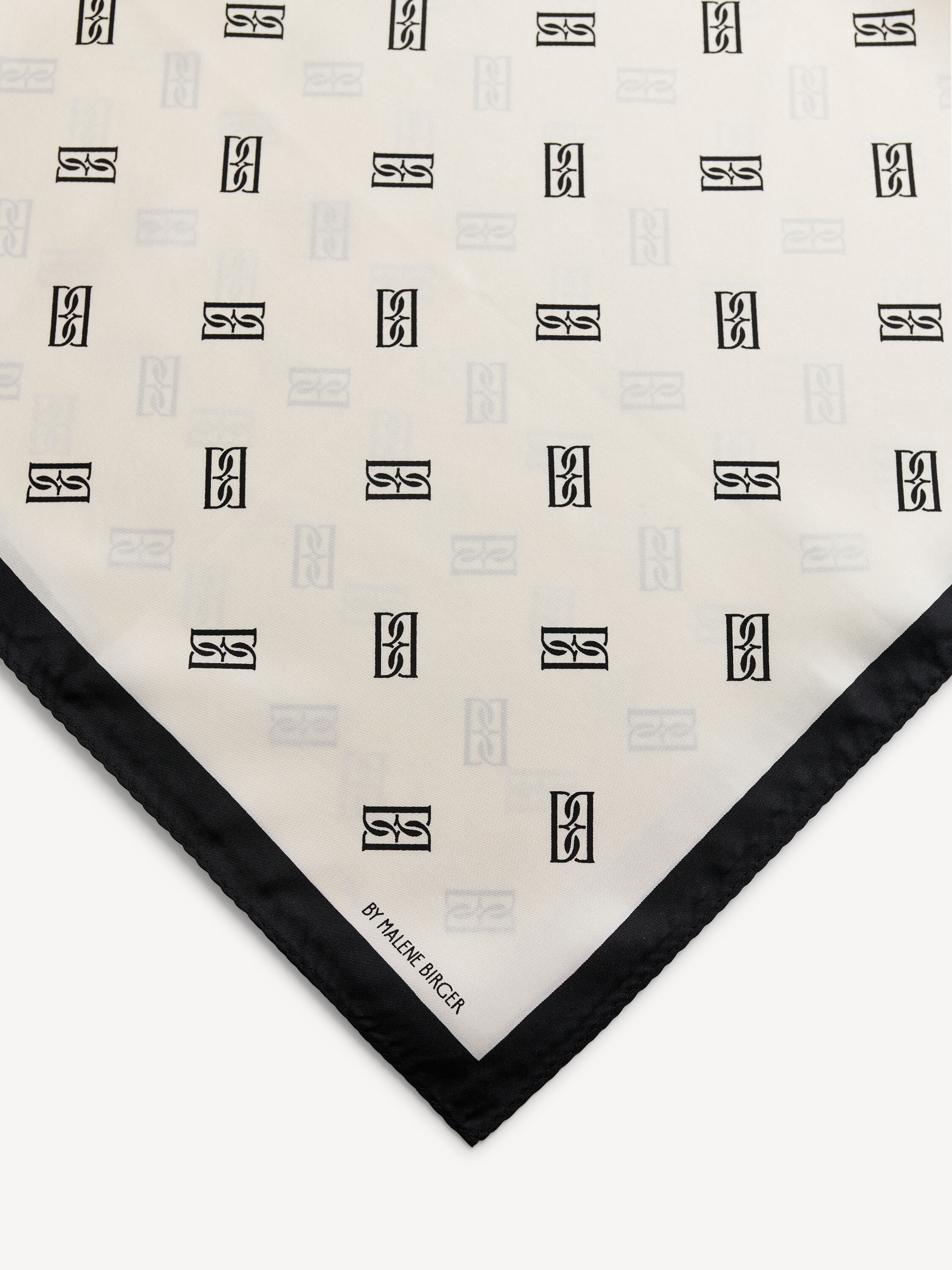 Monnas silk scarf