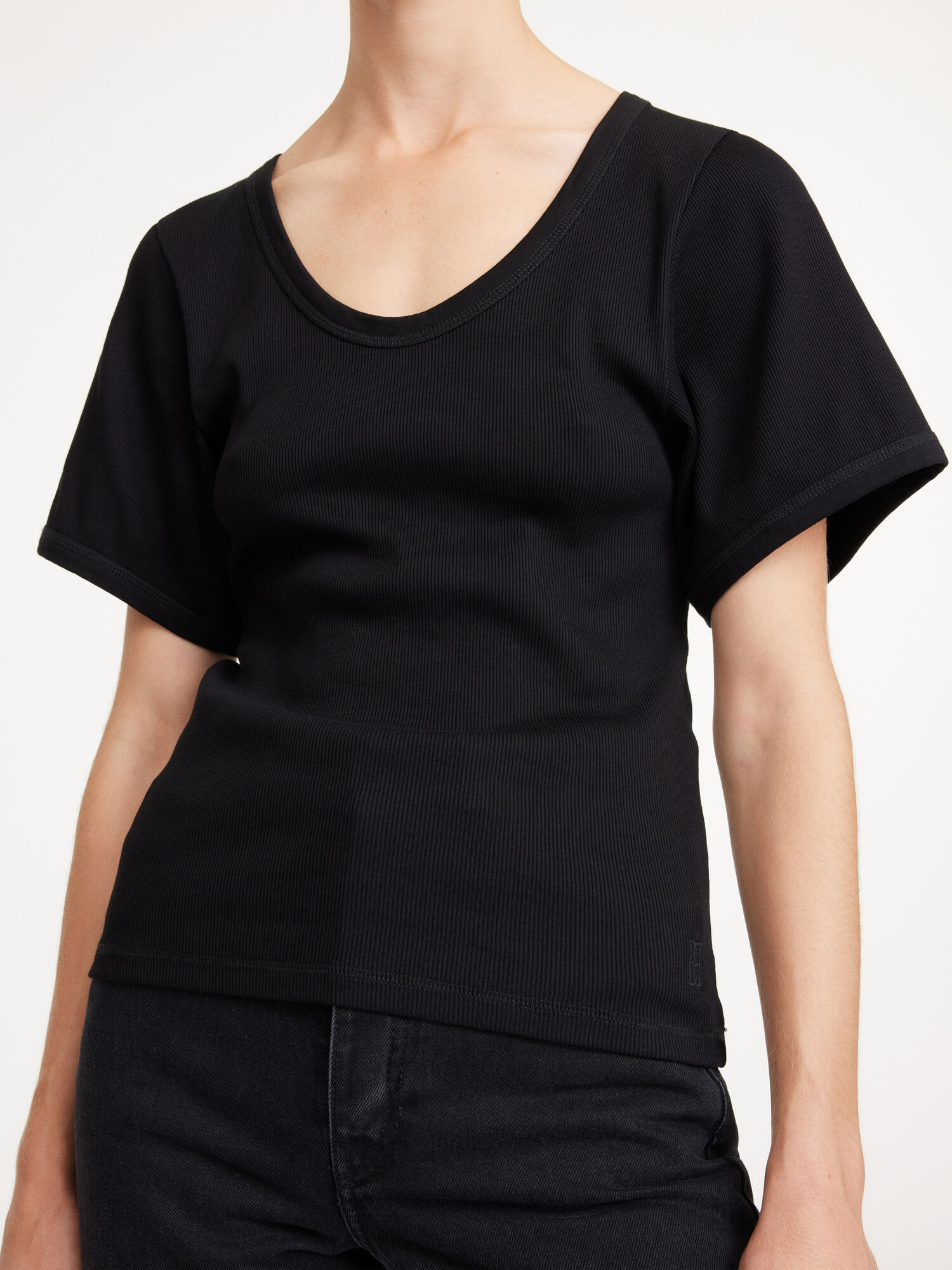 Lunai T-shirt