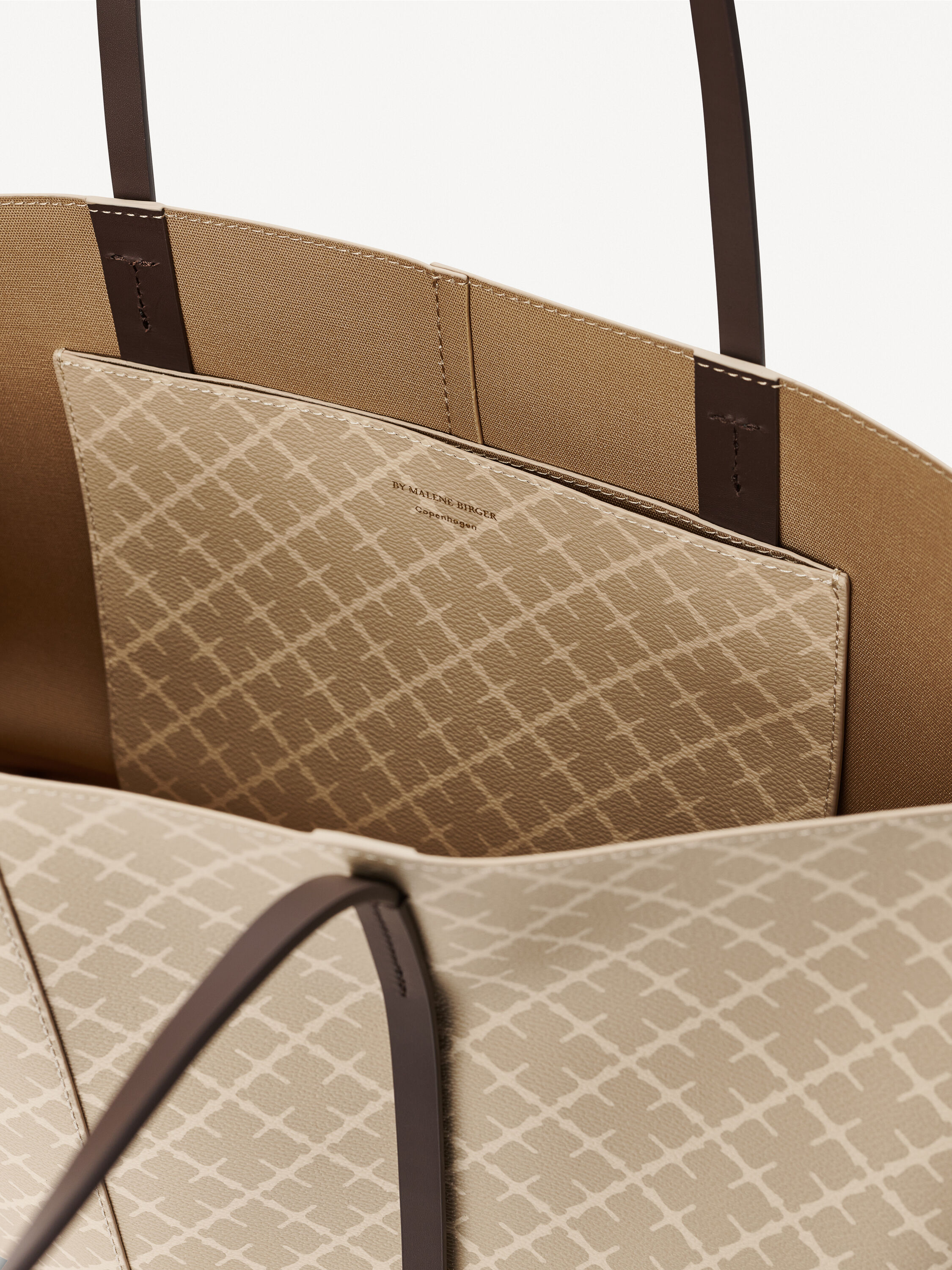 Abigail printed tote bag