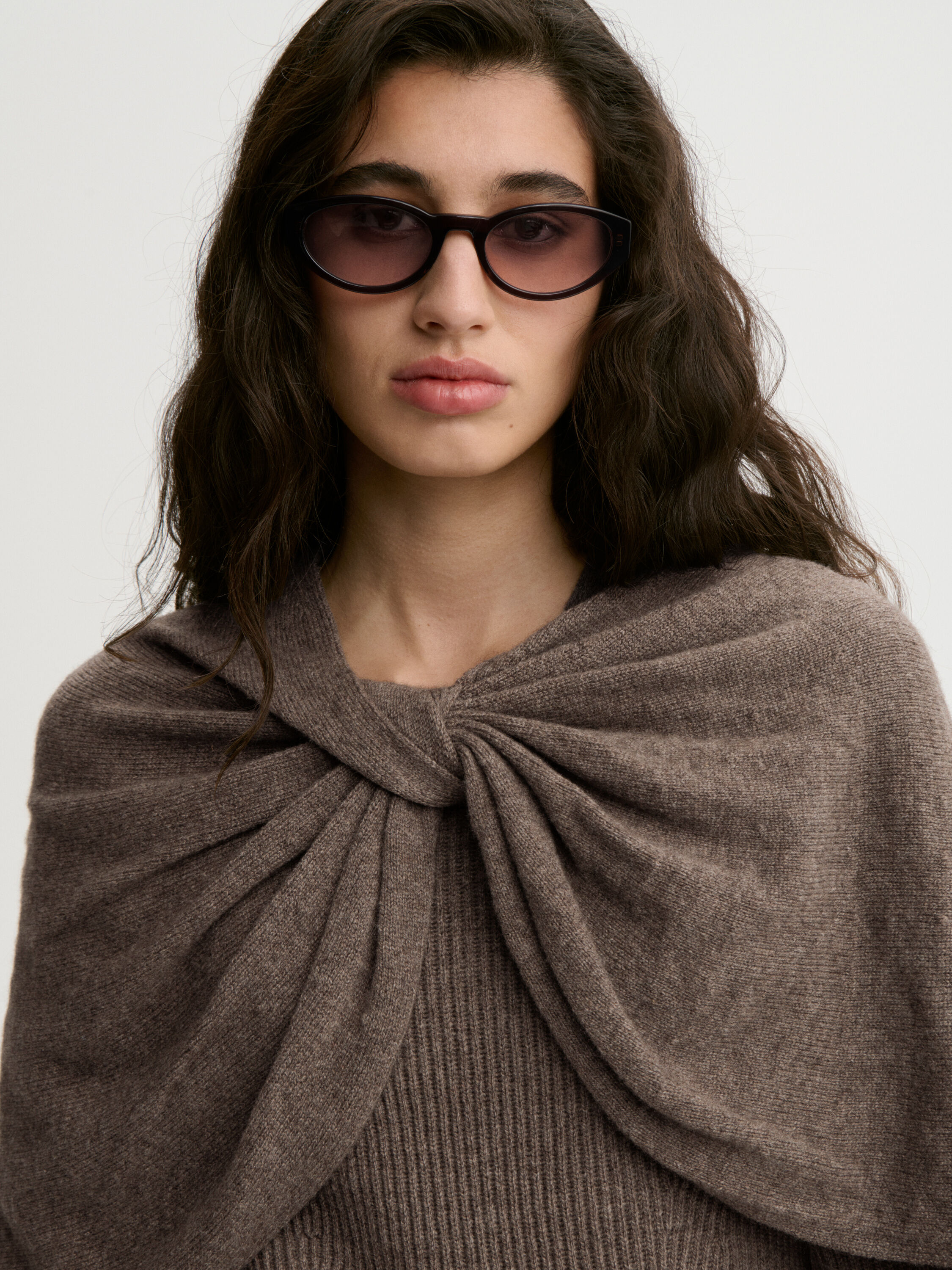 Pinne wool cape