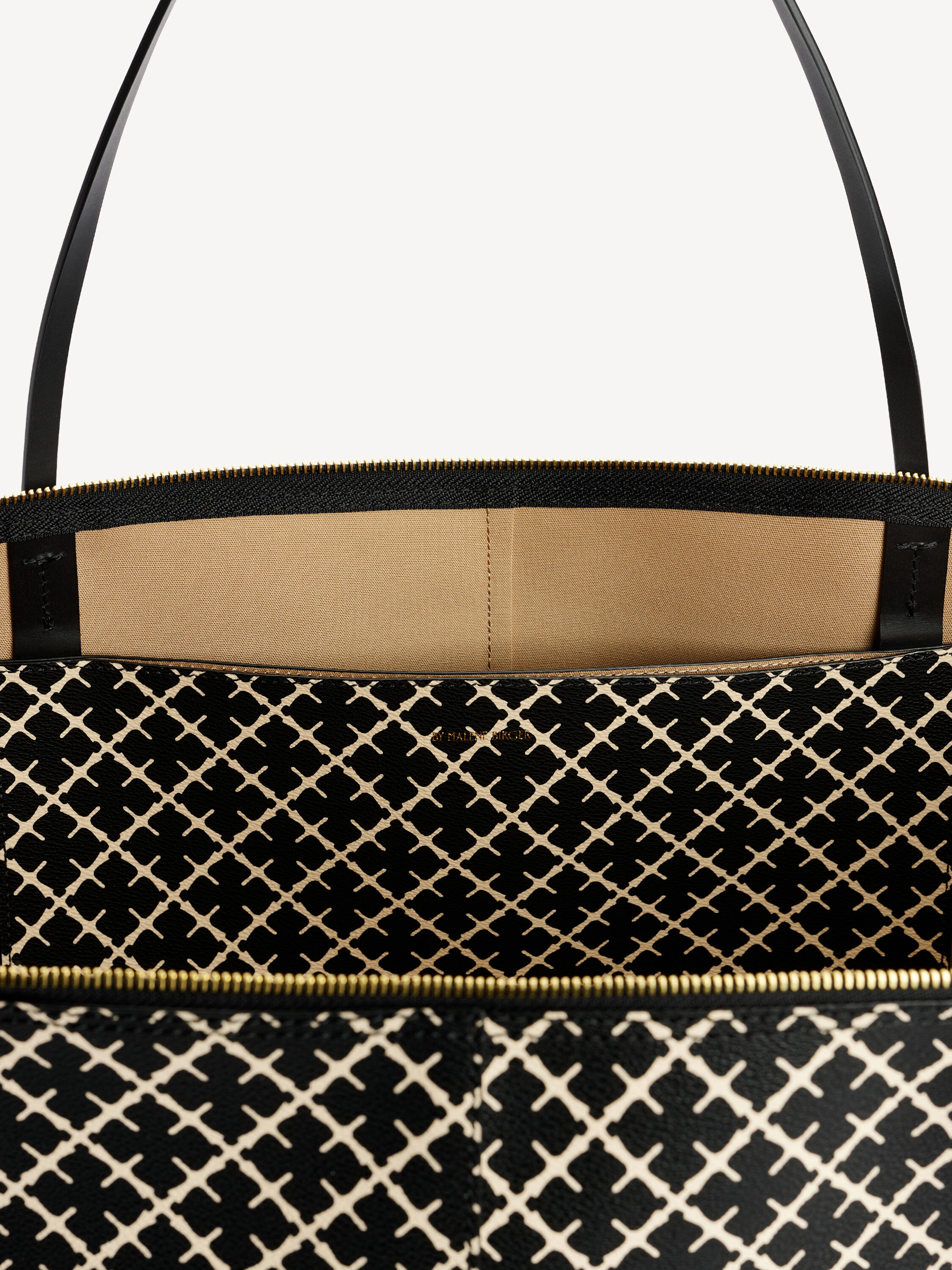 Leesa tote bag