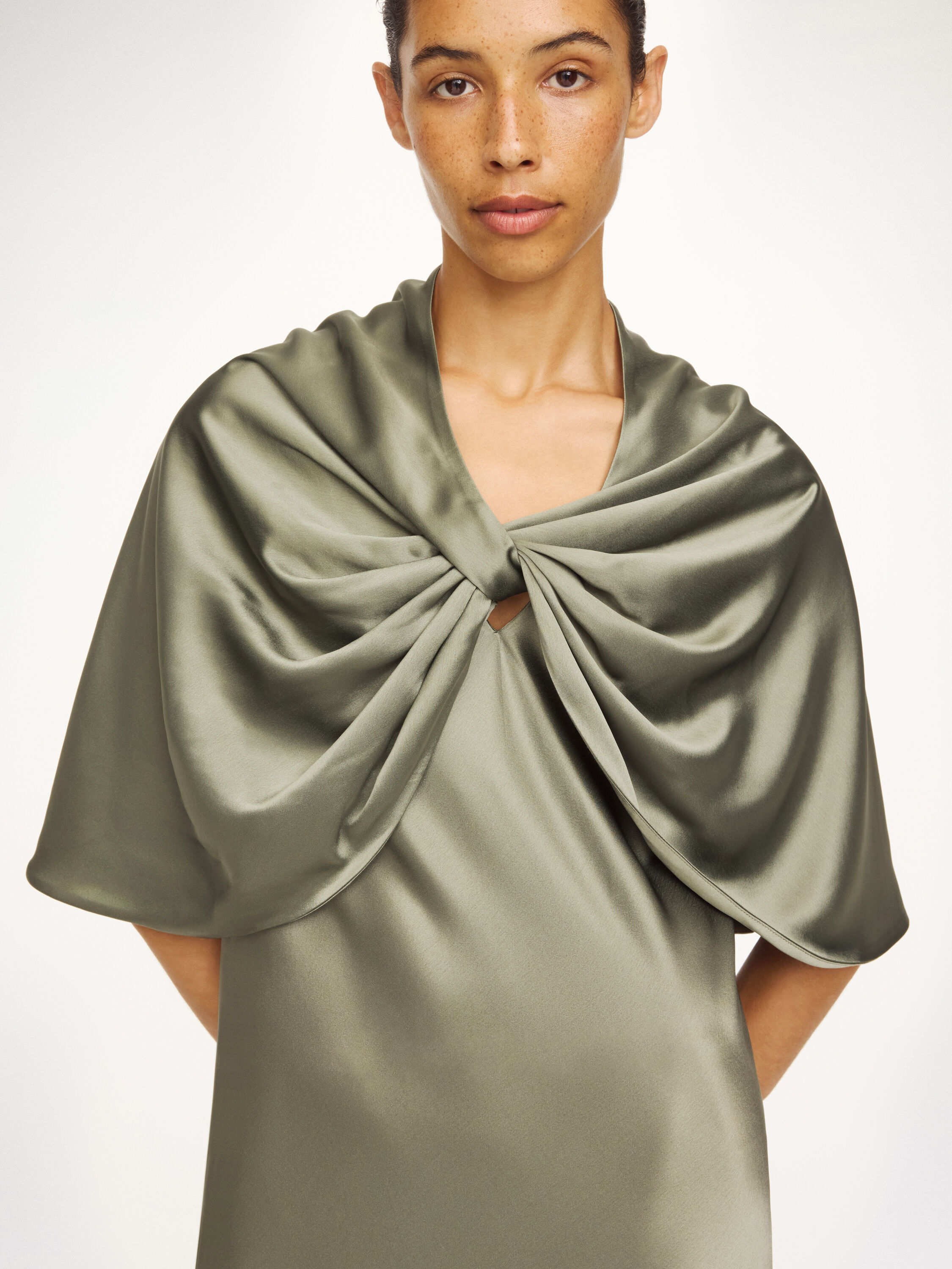 Pinlos cape