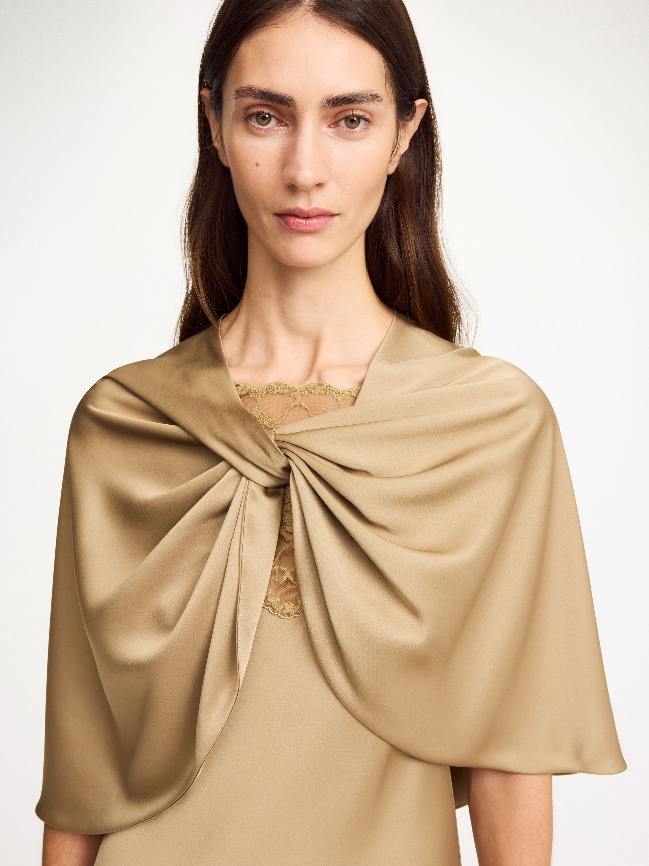 Pinlos cape