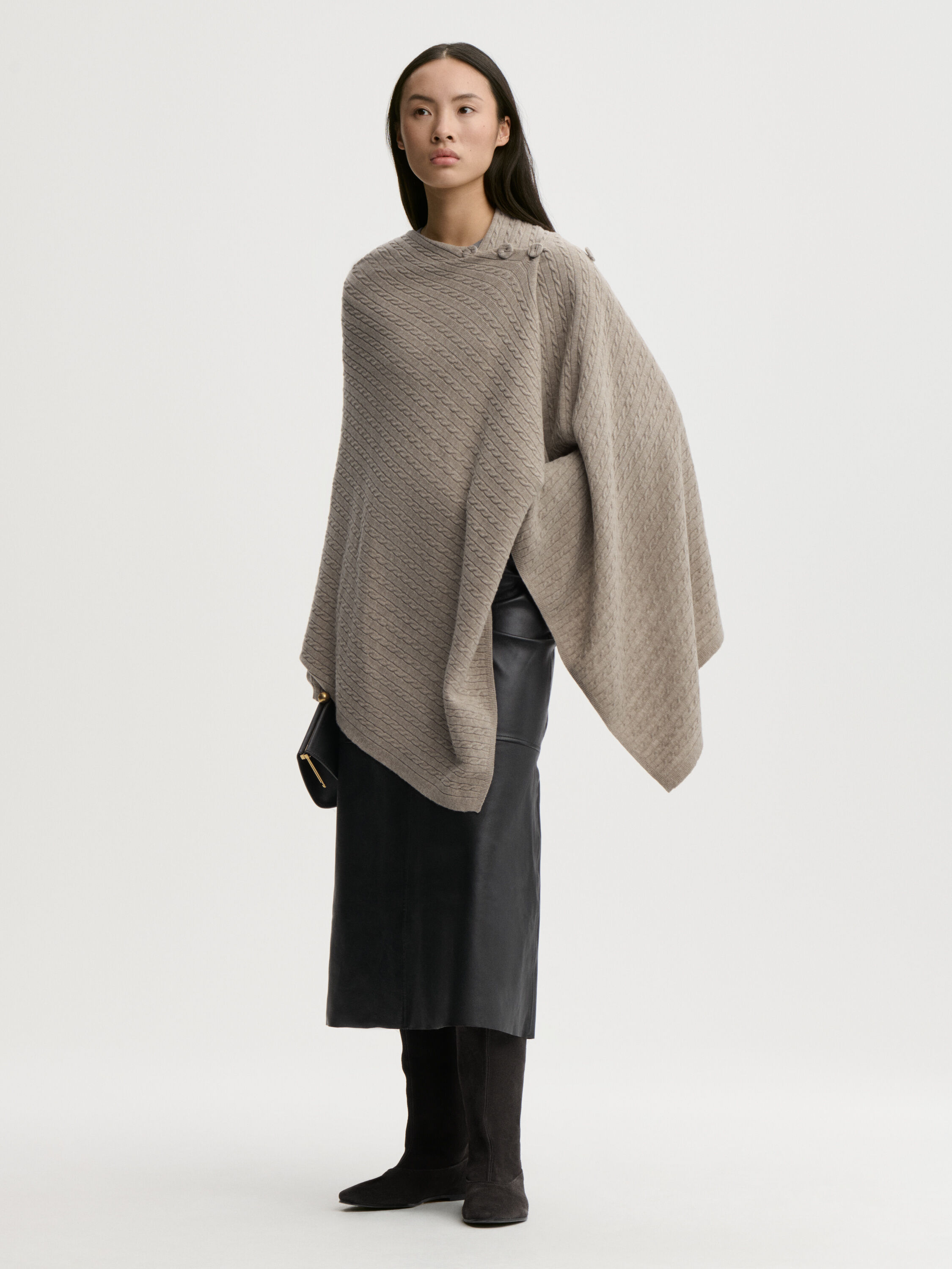 Liza wool cape