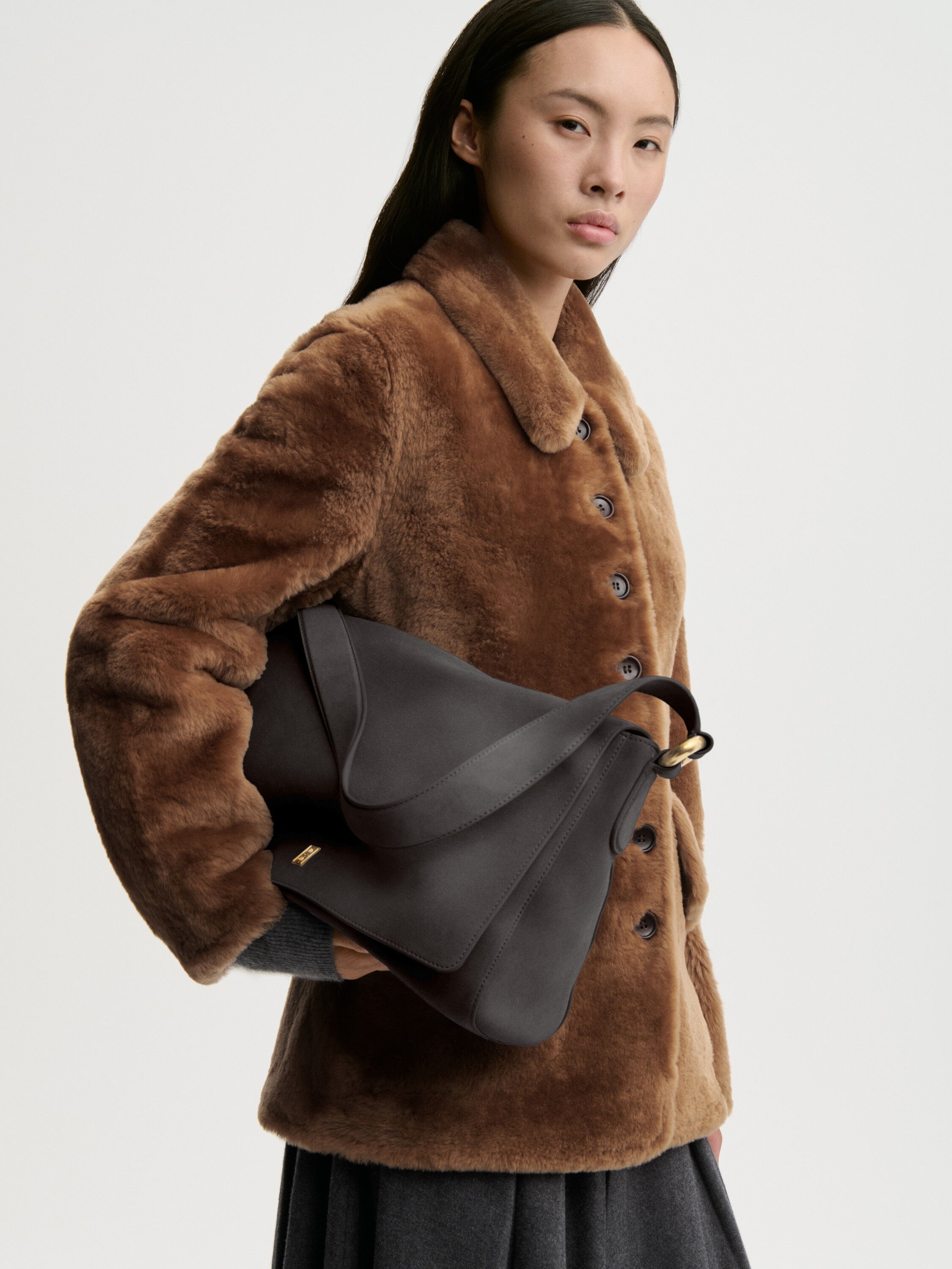 Sac &agrave; bandouli&egrave;re en daim Lelou