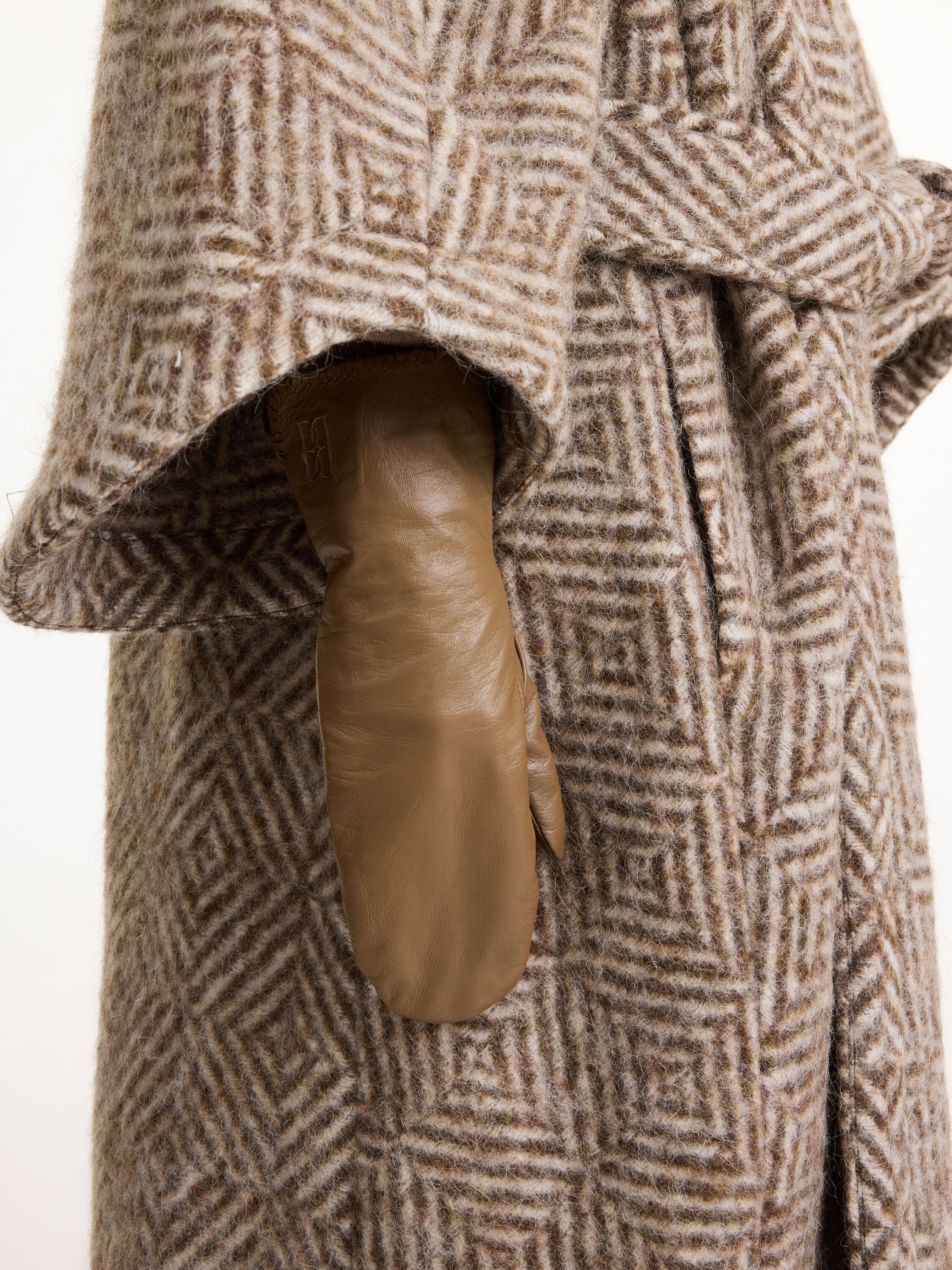 Ginnyl leather mittens