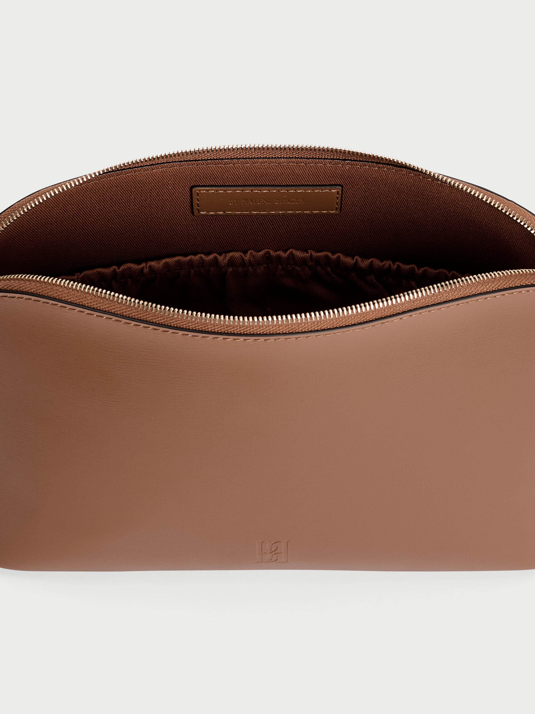 Aya medium cosmetics case
