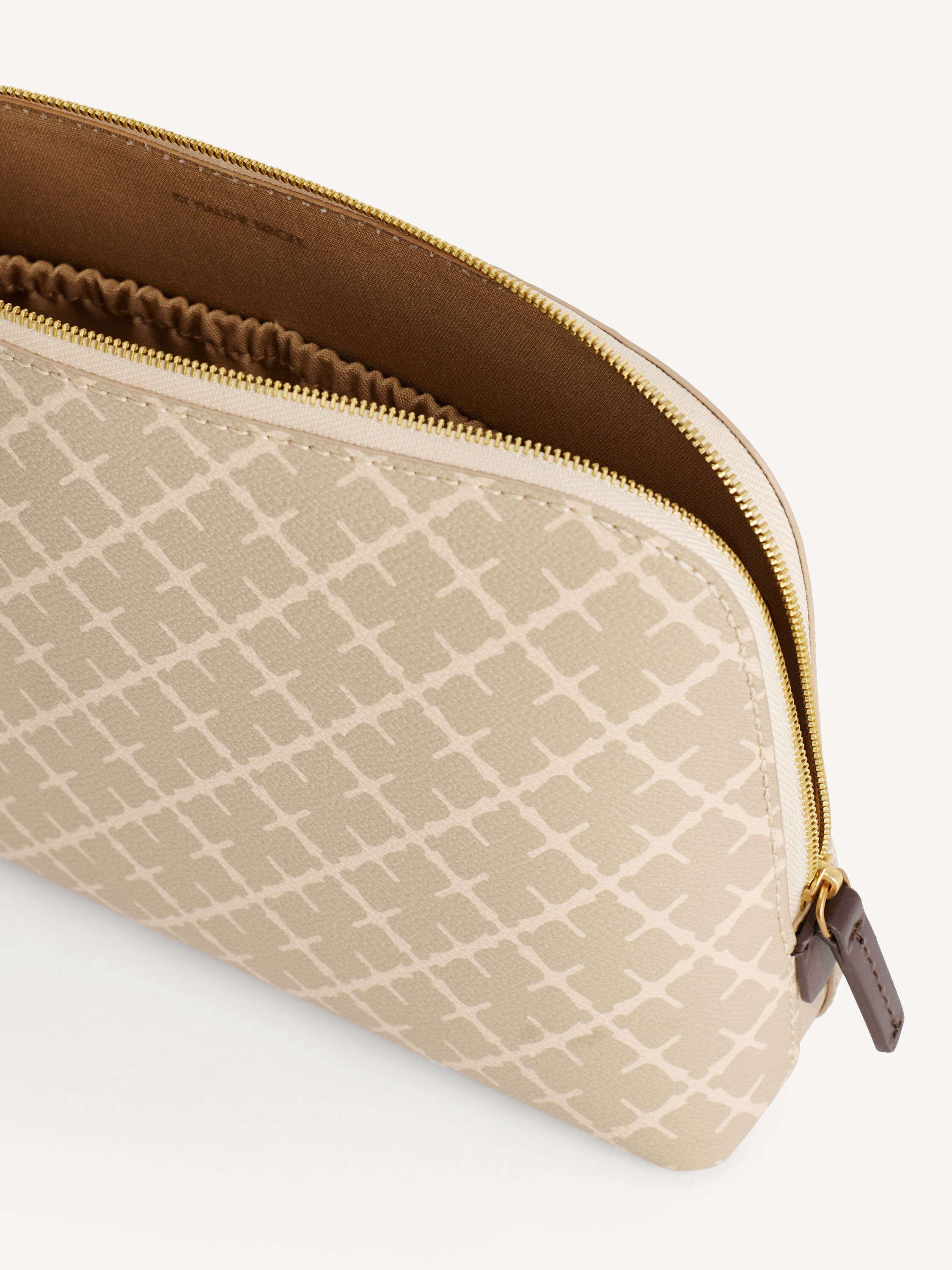 Bae medium cosmetics case